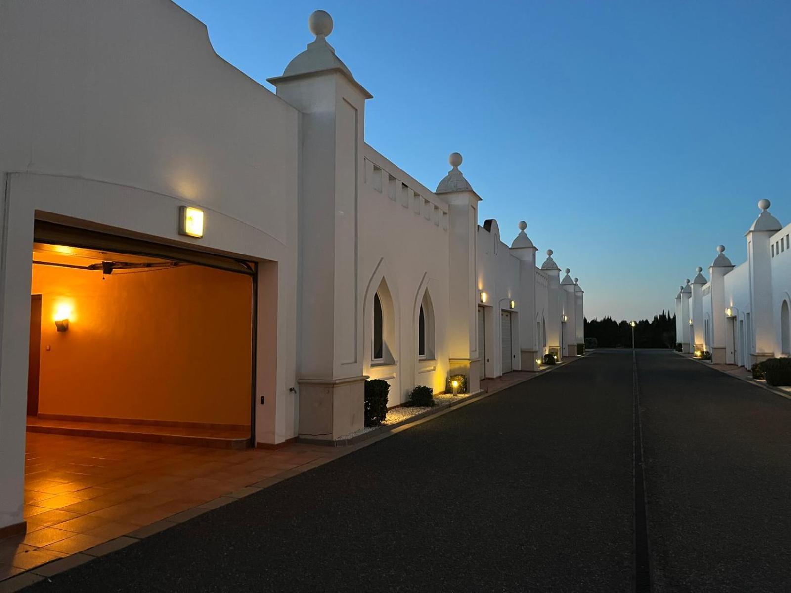 Hotel Alkalat Alcala de Guadaira Exterior photo